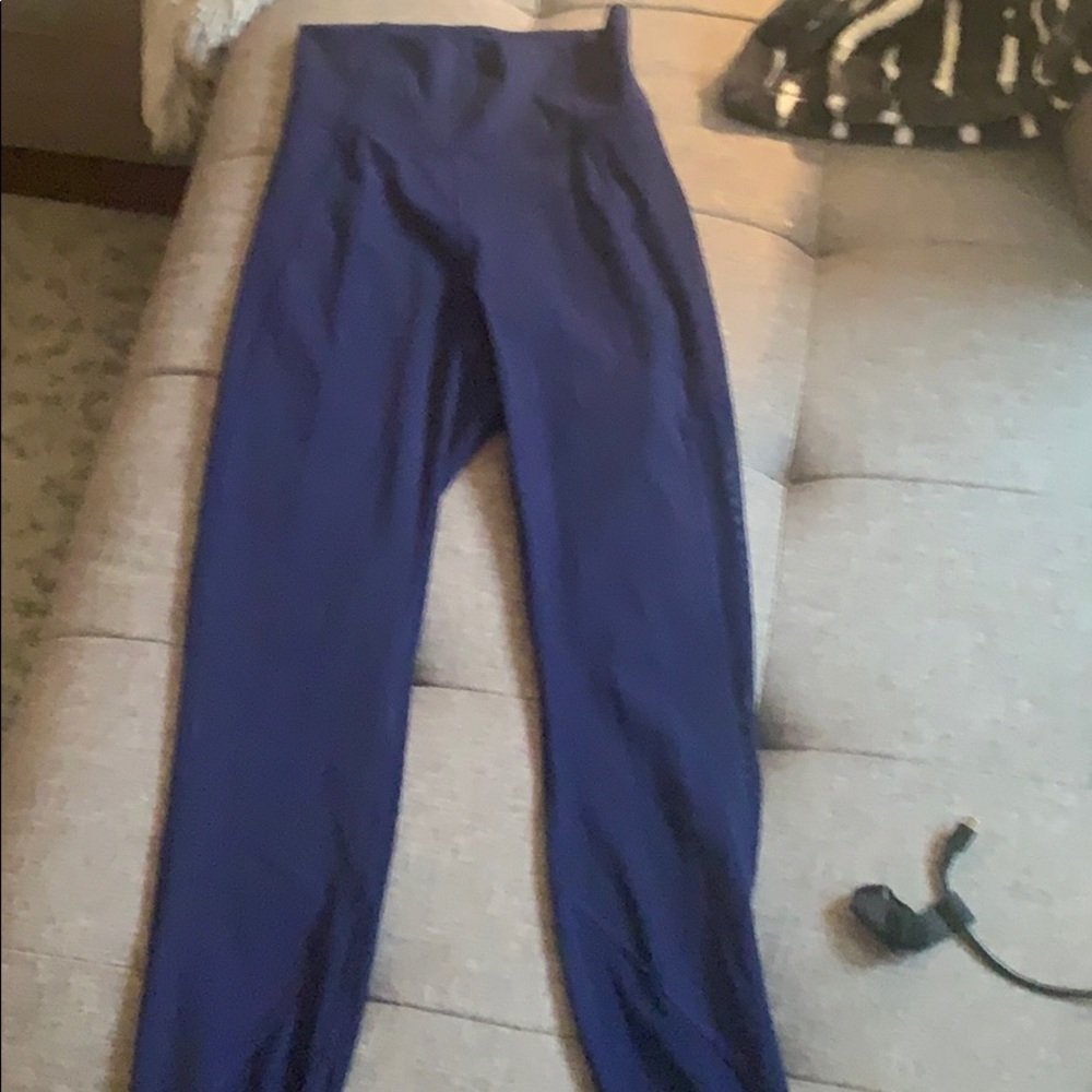 Lululemon hit it blue leggings with mesh sides